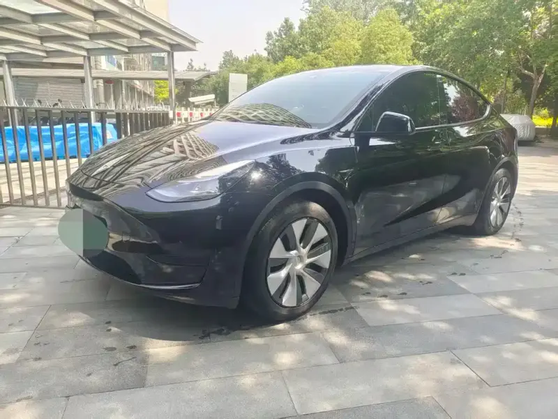 Tesla Model Y, 2022