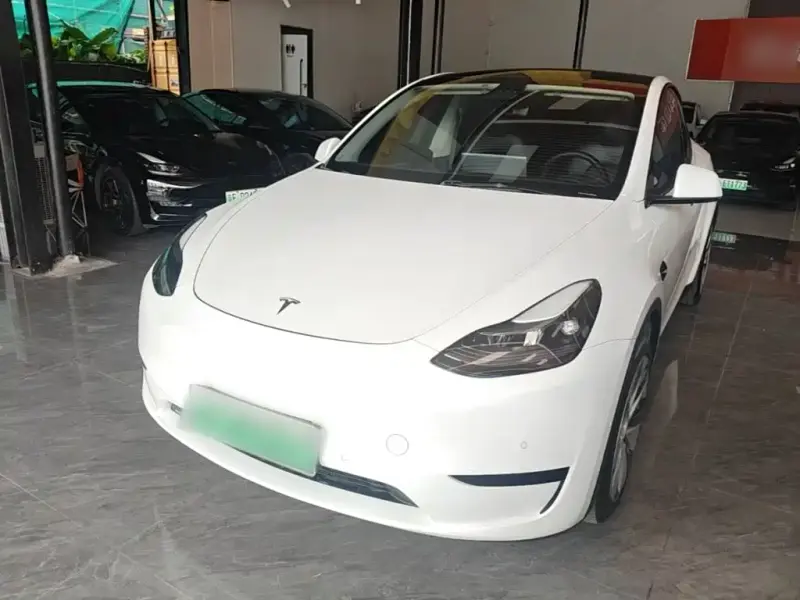 Tesla Model Y, 2022