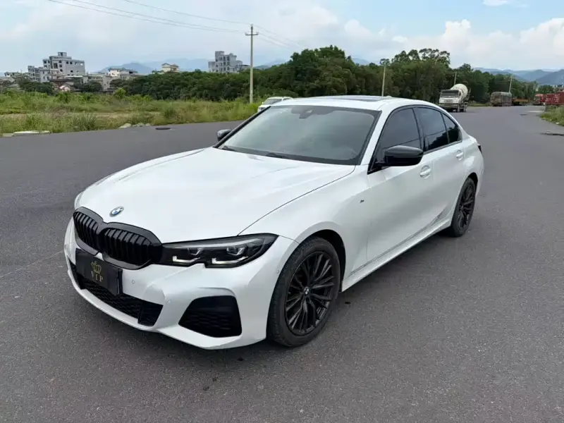 BMW 3 Series, 2022