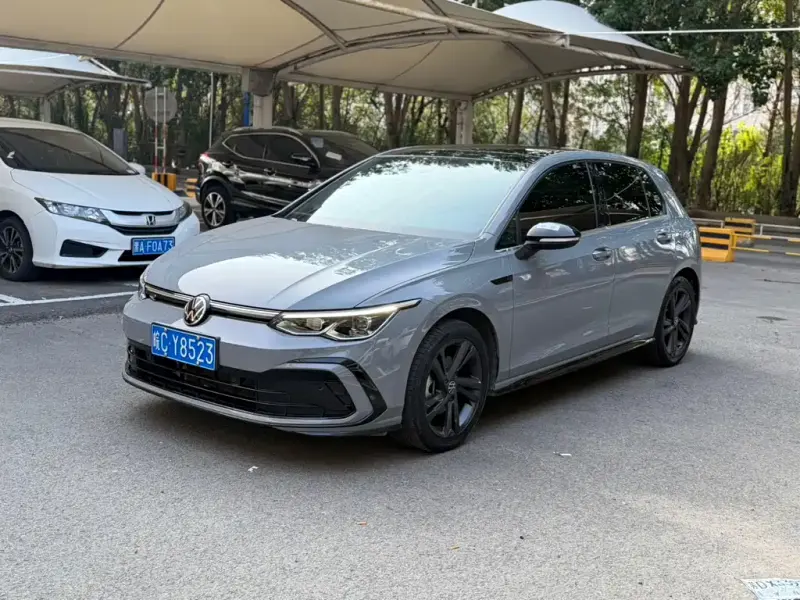 Volkswagen Golf, 2022