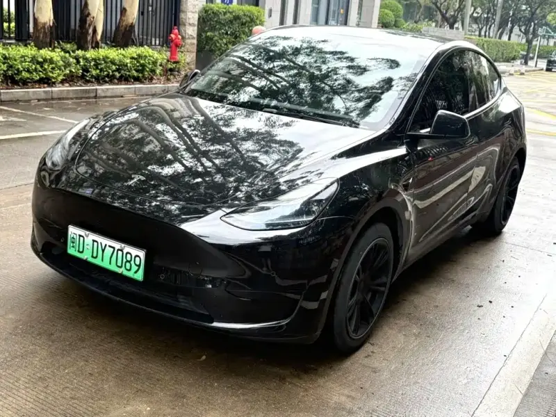 Tesla Model Y, 2023