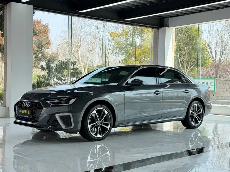 Audi A4L, 2022