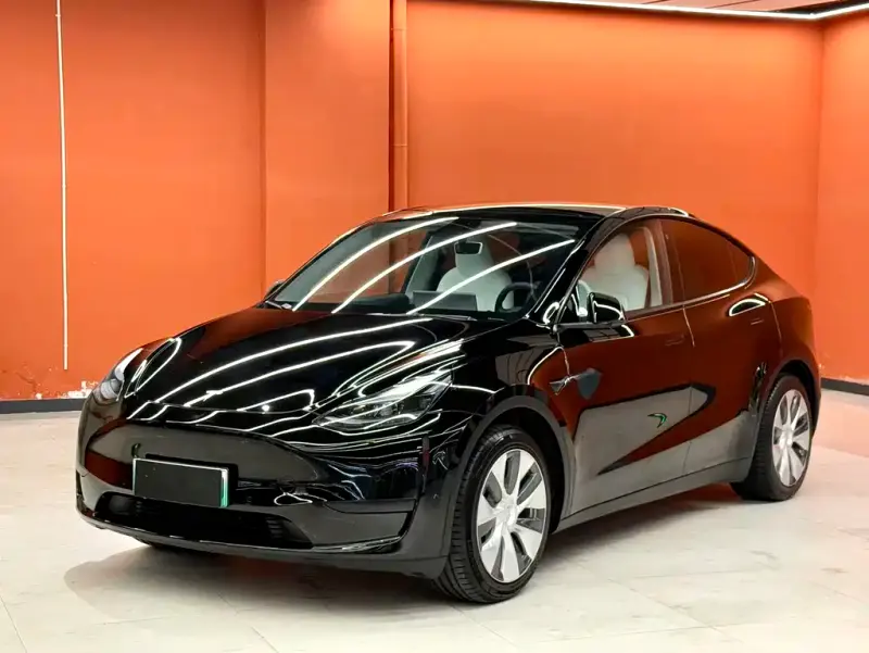 Tesla Model Y, 2022