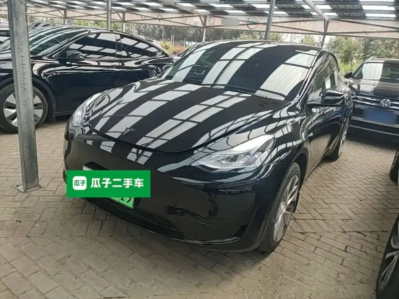 Tesla Model Y, 2023