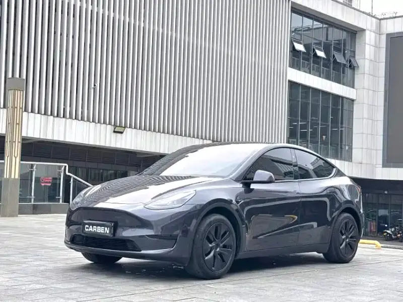 Tesla Model Y, 2024