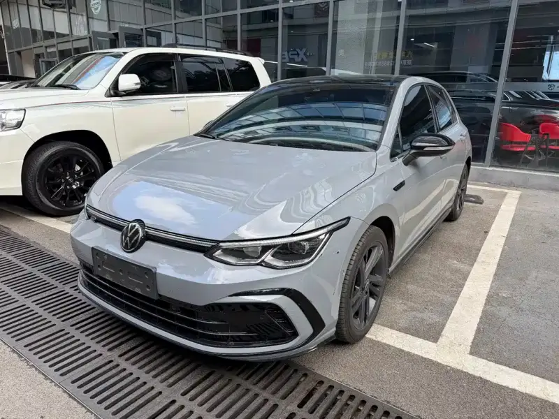 Volkswagen Golf, 2023