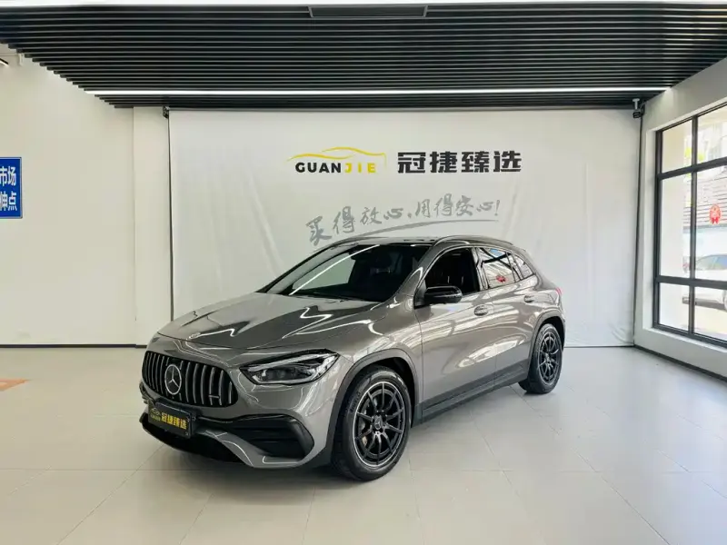 Mercedes-Benz GLA AMG, 2022