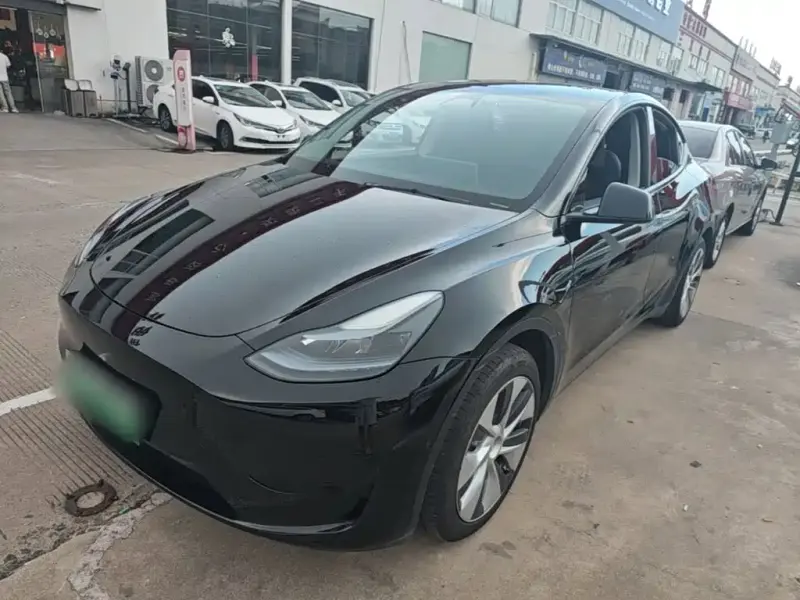Tesla Model Y, 2023