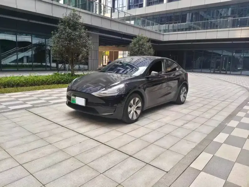 Tesla Model Y, 2022