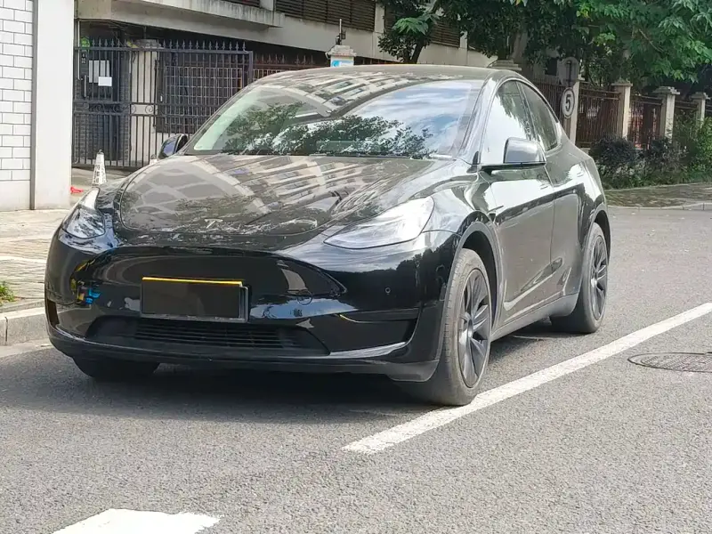 Tesla Model Y, 2023