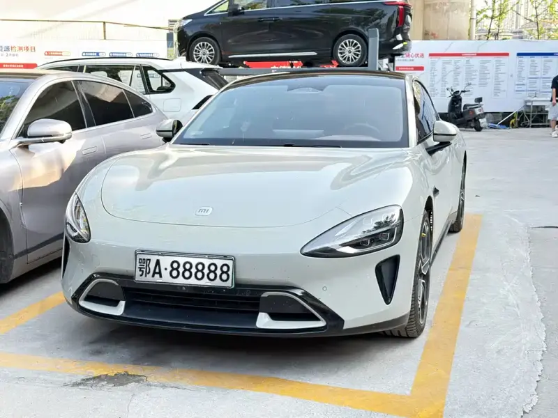 Xiaomi SU7, 2025