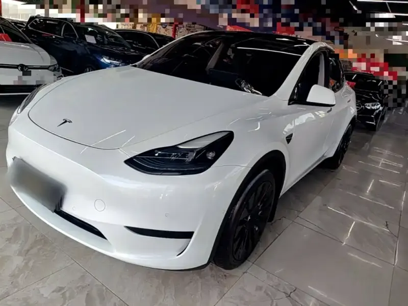 Tesla Model Y, 2023
