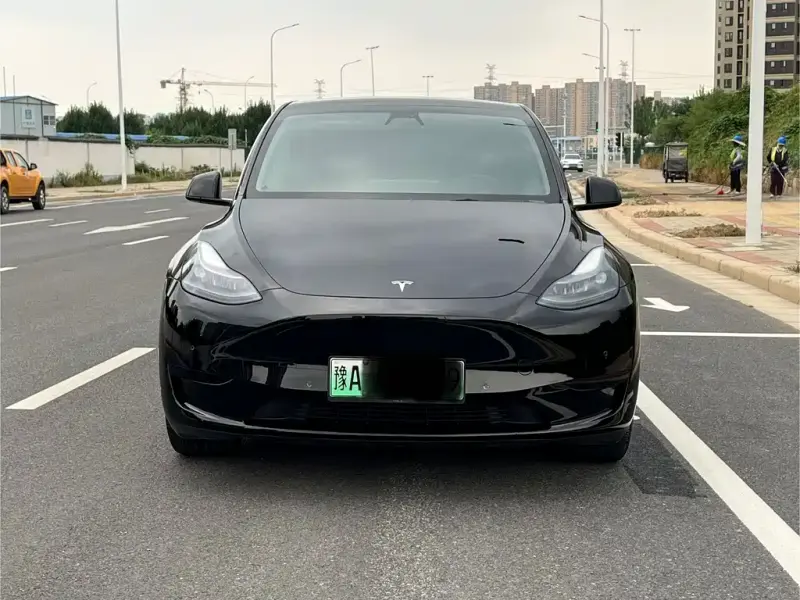 Tesla Model Y, 2023