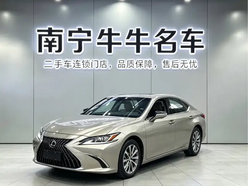 Lexus ES, 2022