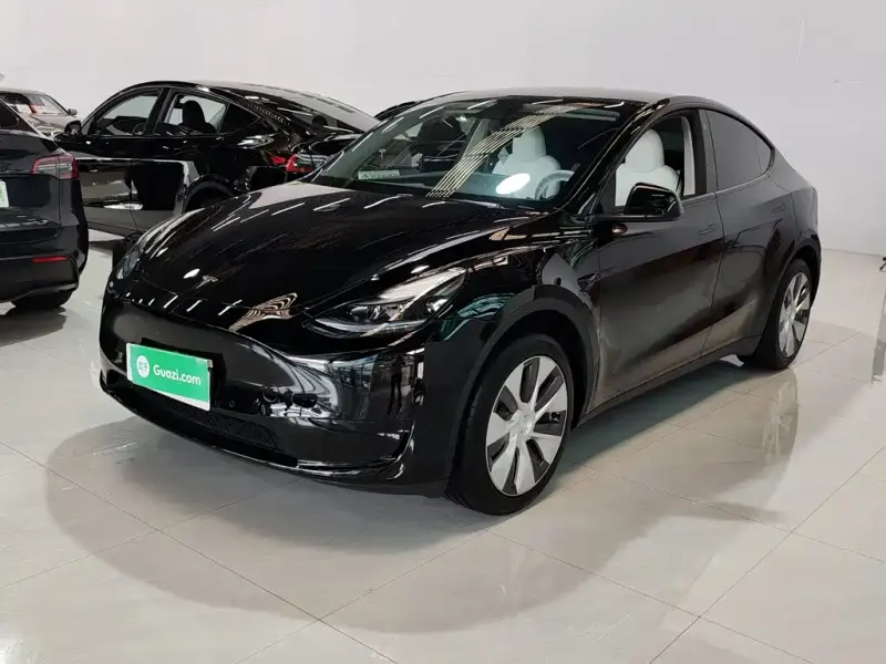 Tesla Model Y, 2023