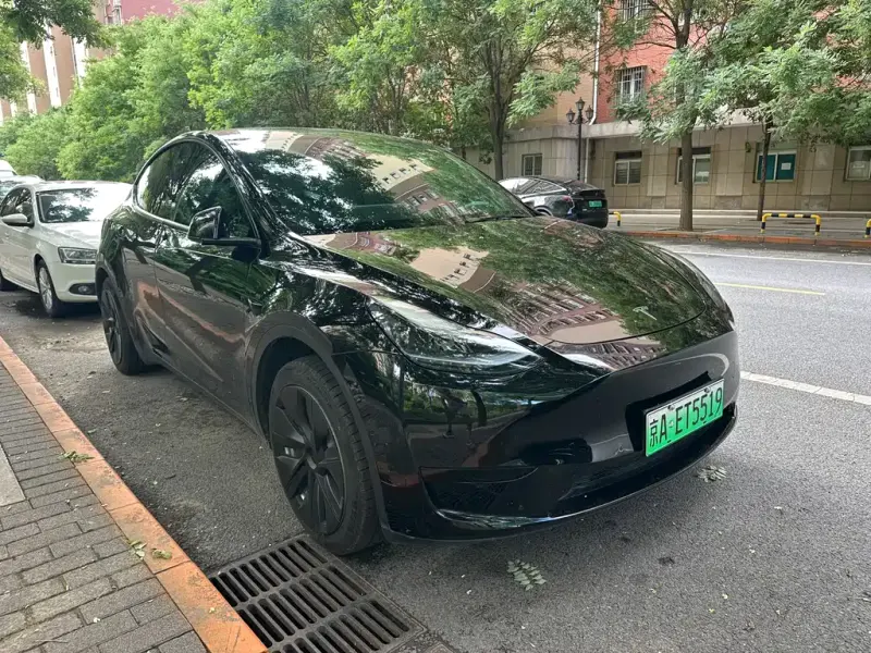Tesla Model Y, 2023