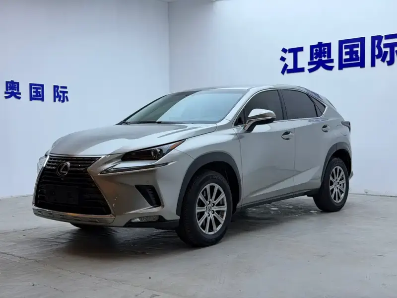 Lexus NX, 2021