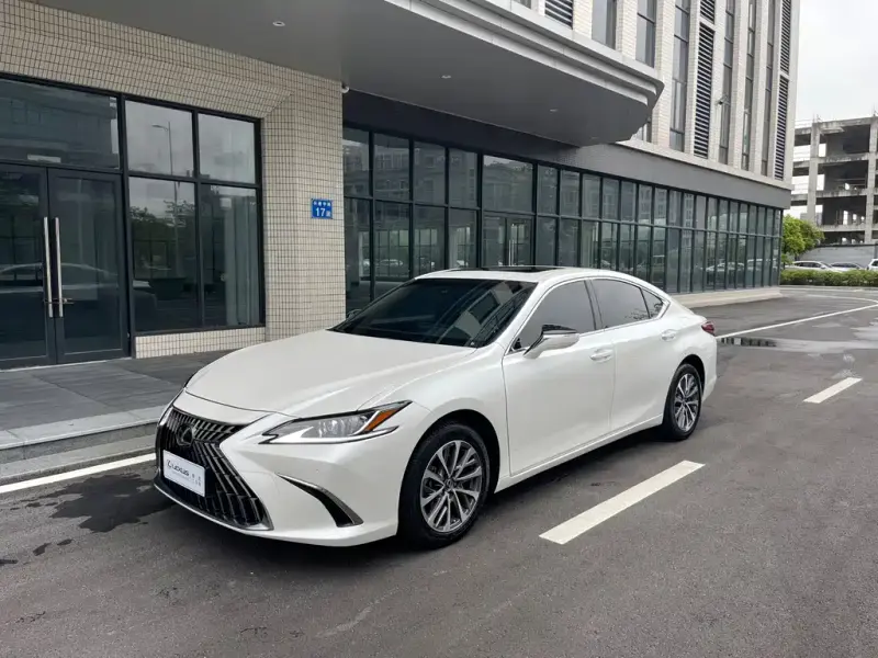 Lexus ES, 2023