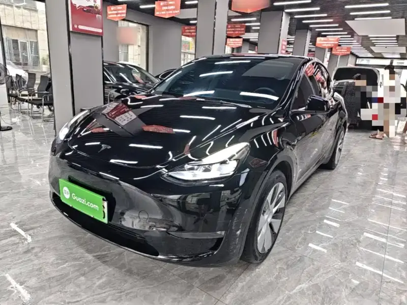 Tesla Model Y, 2023