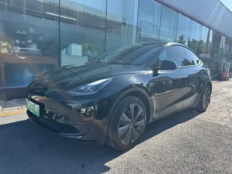 Tesla Model Y, 2023