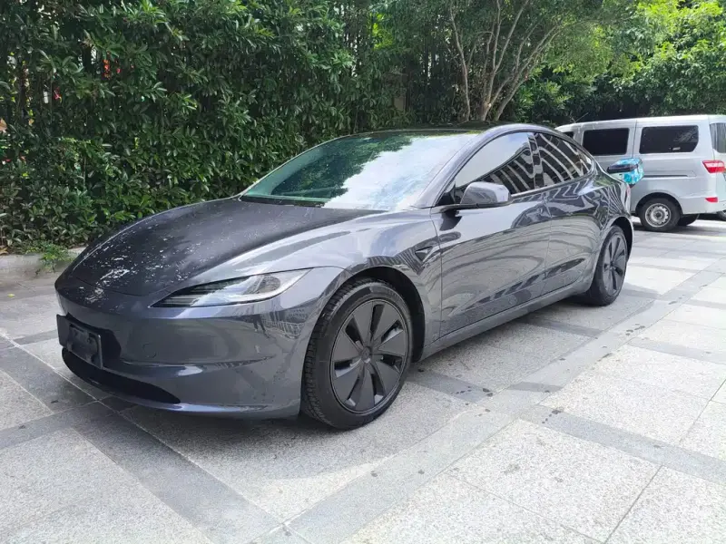 Tesla Model 3, 2024