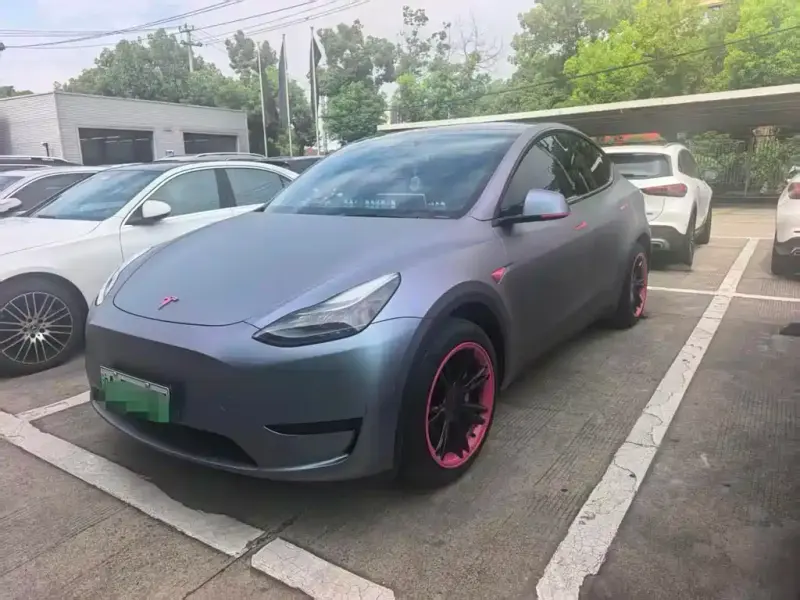 Tesla Model Y, 2024