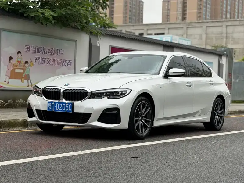 BMW 3 Series, 2022