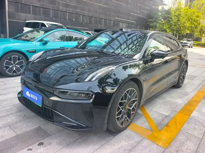 Zeekr 001, 2025