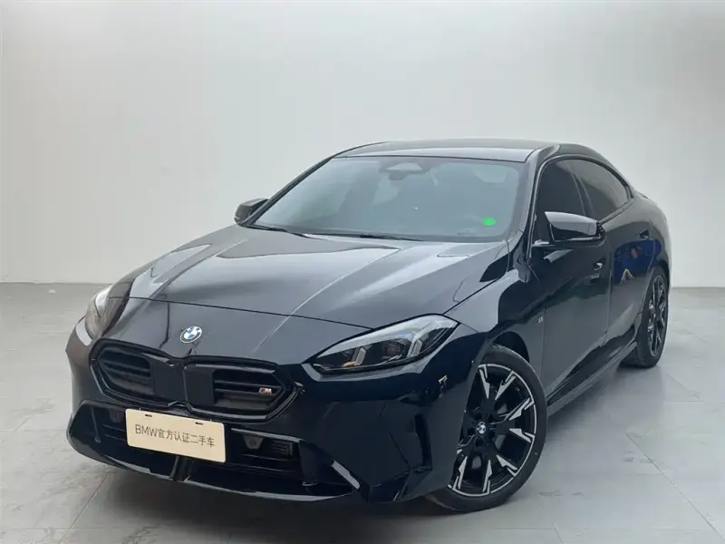 BMW M235L, 2025
