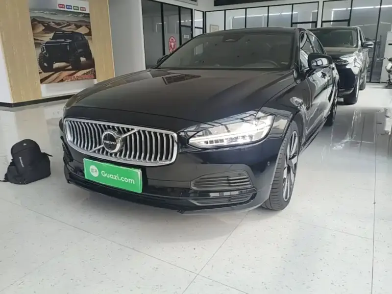 Volvo S90 PHEV, 2024