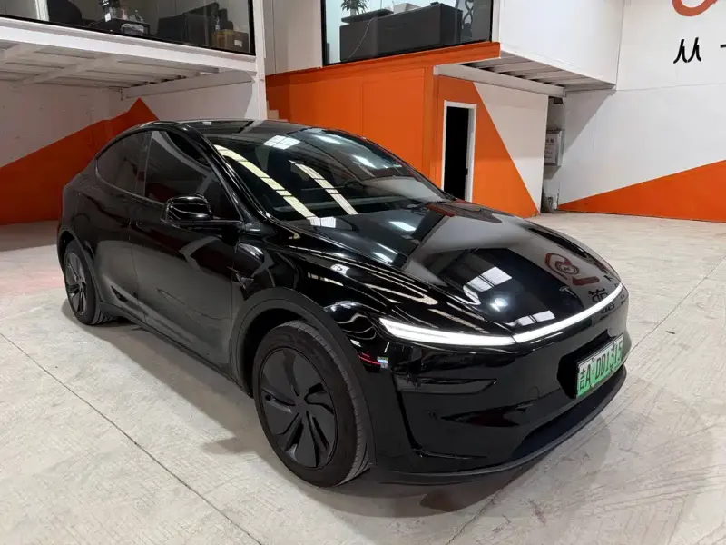 Tesla Model Y, 2026