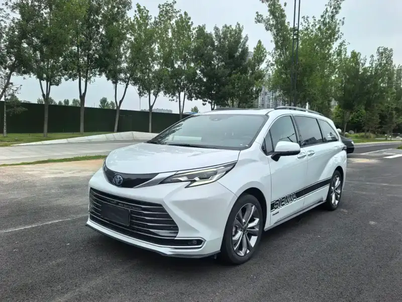 Toyota Sienna, 2023