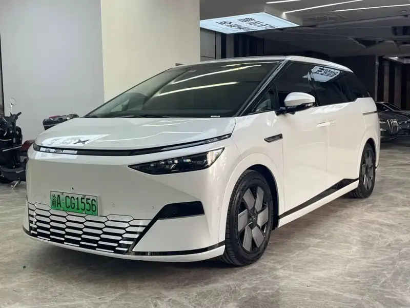XPeng X9, 2025