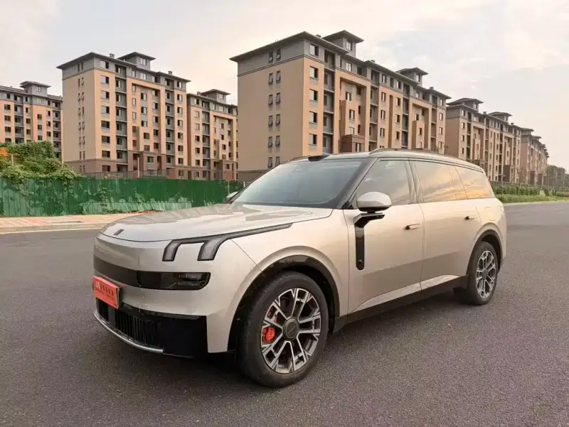 Lynk & Co 900, 2025
