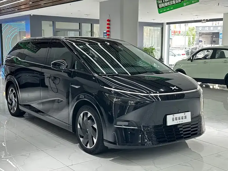 XPeng X9, 2024