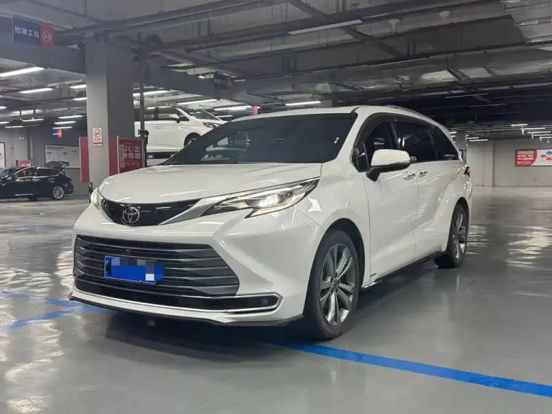 Toyota Sienna, 2025