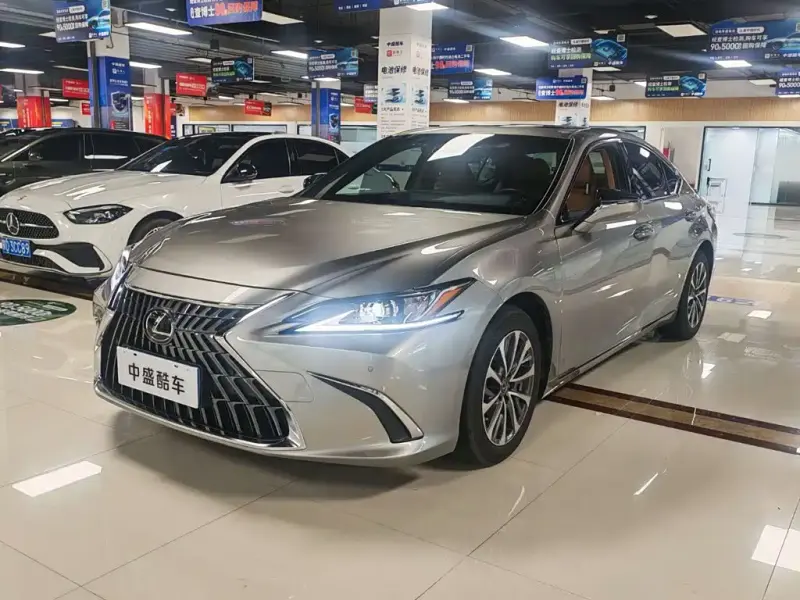 Lexus ES, 2023