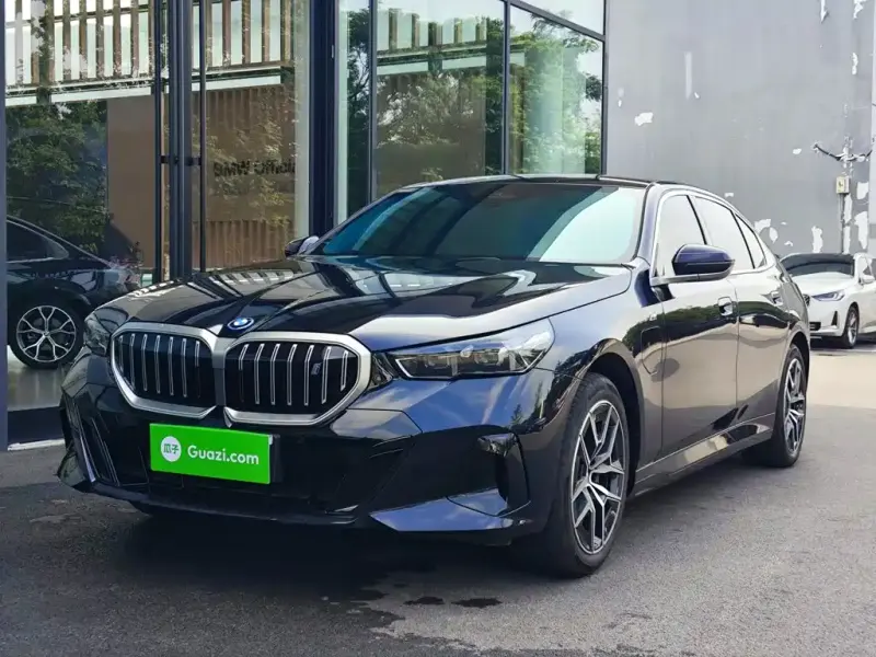 BMW i5, 2025