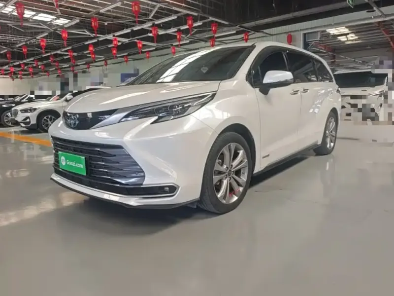 Toyota Sienna, 2024