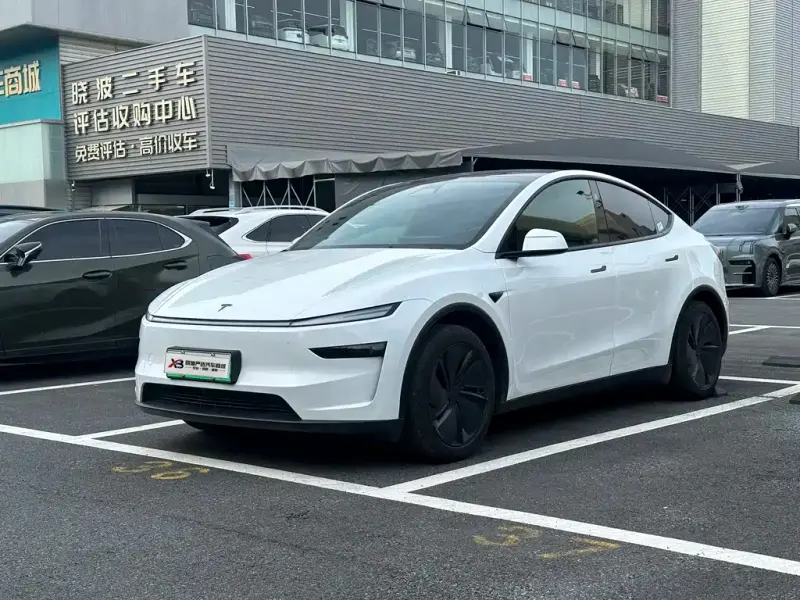 Tesla Model Y, 2026