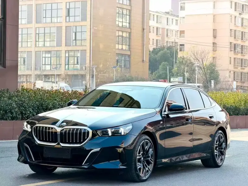 BMW 5 Series, 2025