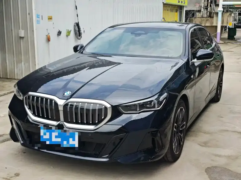 BMW 5 Series, 2025