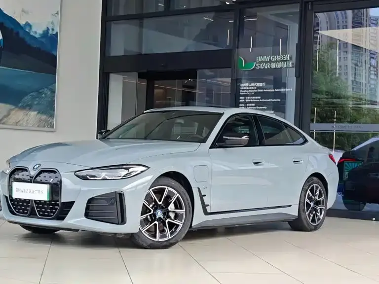 BMW i4, 2025