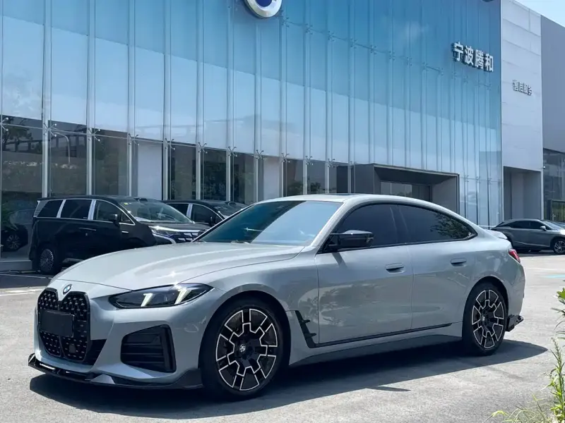 BMW 4 Series, 2025