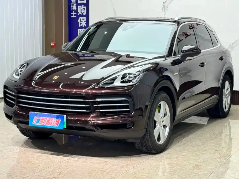 Porsche Cayenne Hybrid, 2020