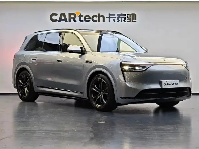 AITO M8, 2025