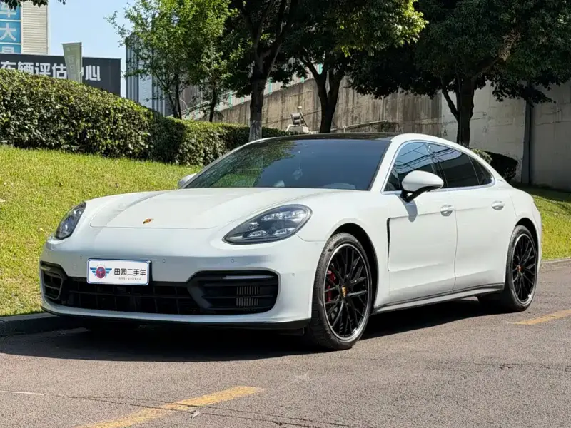Porsche Panamera, 2022