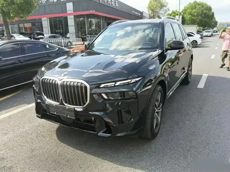 BMW X7, 2025