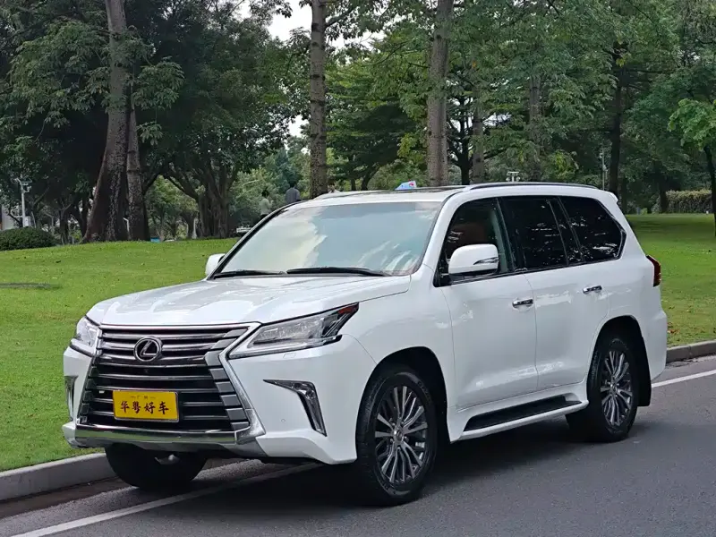 Lexus LX, 2016