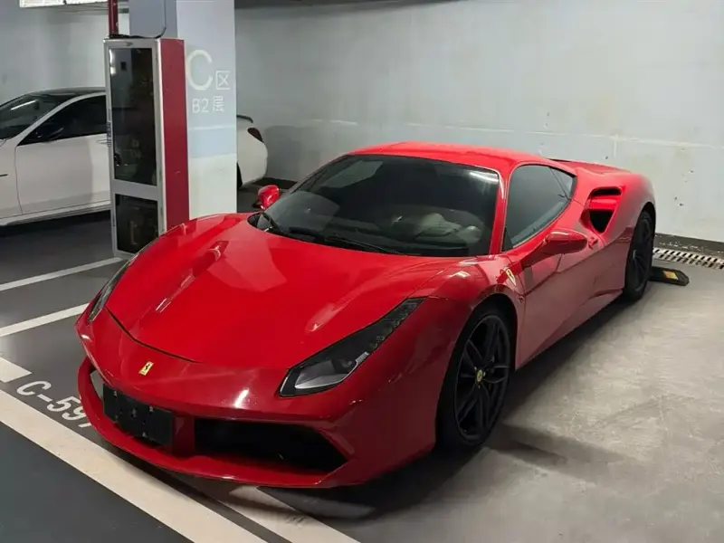 Ferrari 488, 2016